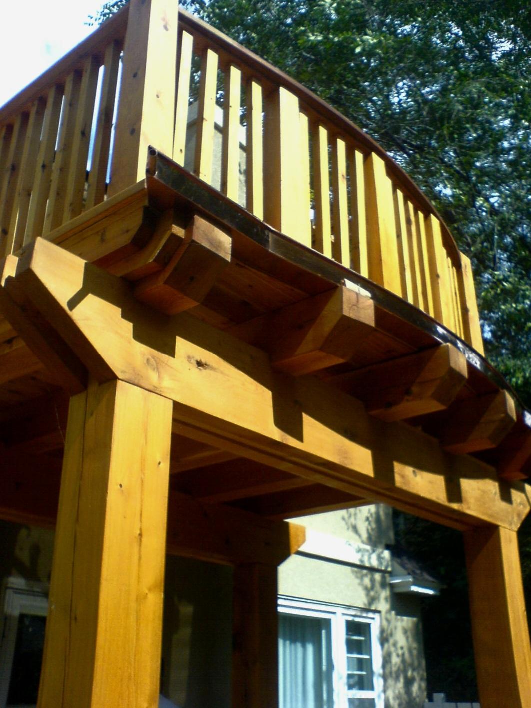 Curved deck brackets